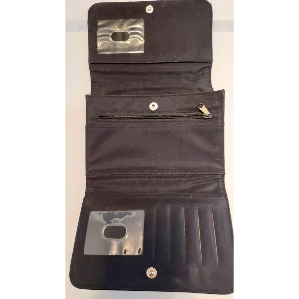 Buxton Black Faux Alligator Croc Trifold Wallet Womens Snap‎ Closure
